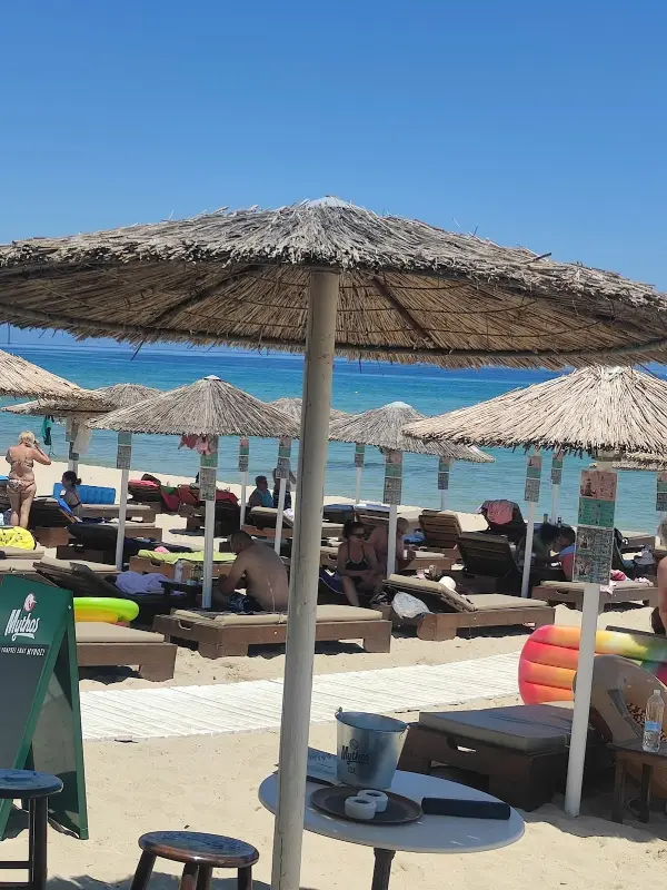 Athos Beachbar, Sarti — bar