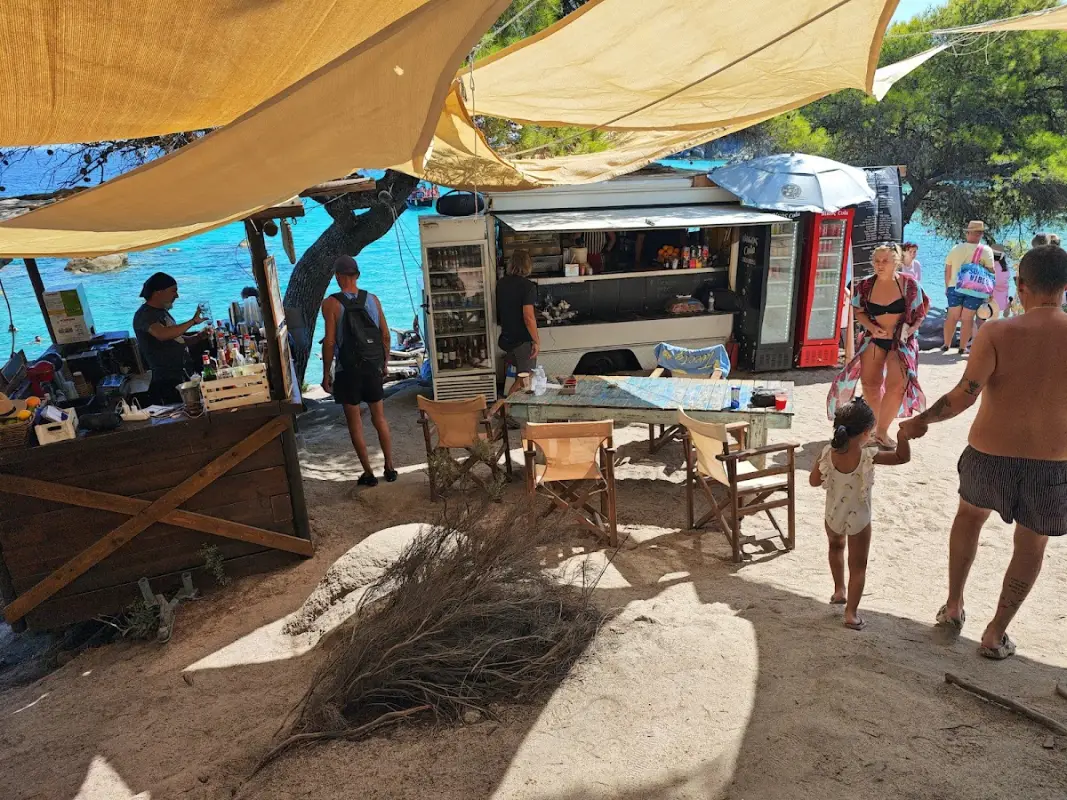 Paradisos Beach Bar, Sarti — cafe