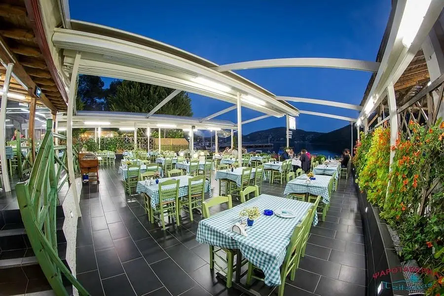 The Cricket, Porto Koufo — seafood, traditional