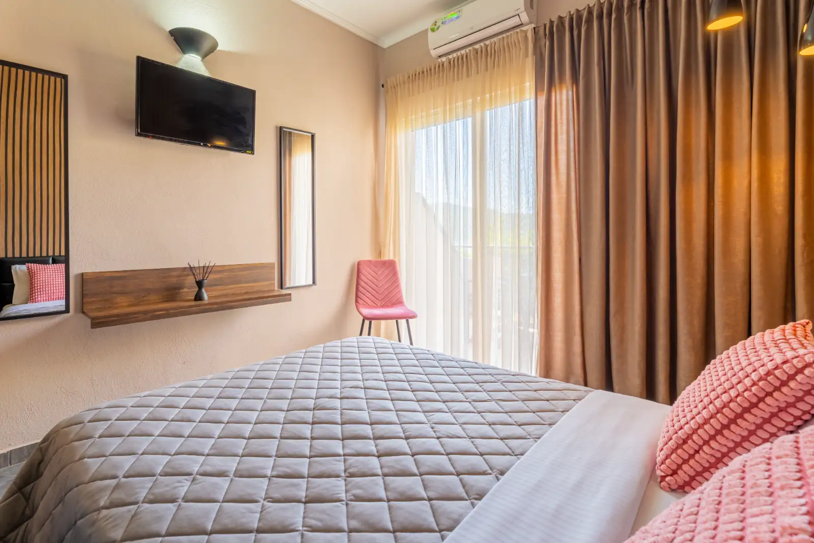 STUDIOS & APARTMENTS DIOGENIS PORTO KOUFO