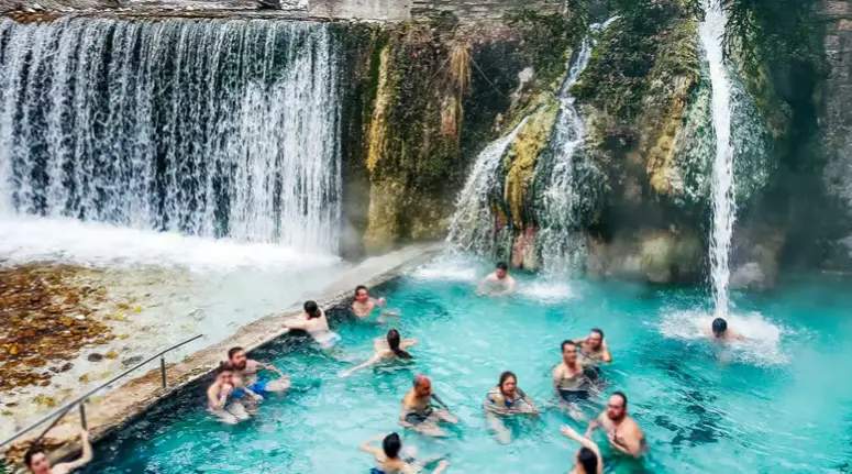 Экскурсия в Эдессу: Водопады и Воды