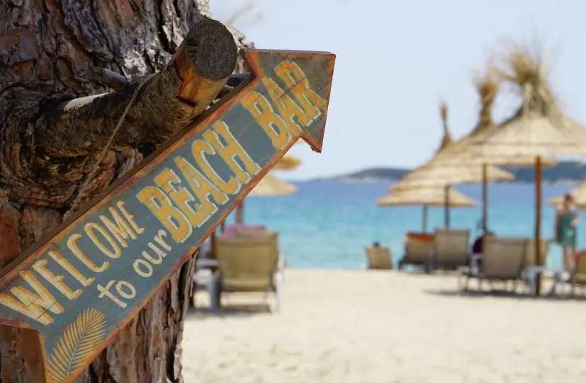 Yucca Beach Bar в Сикия Халкидики — Пътеводители, Chalkidiki Hub