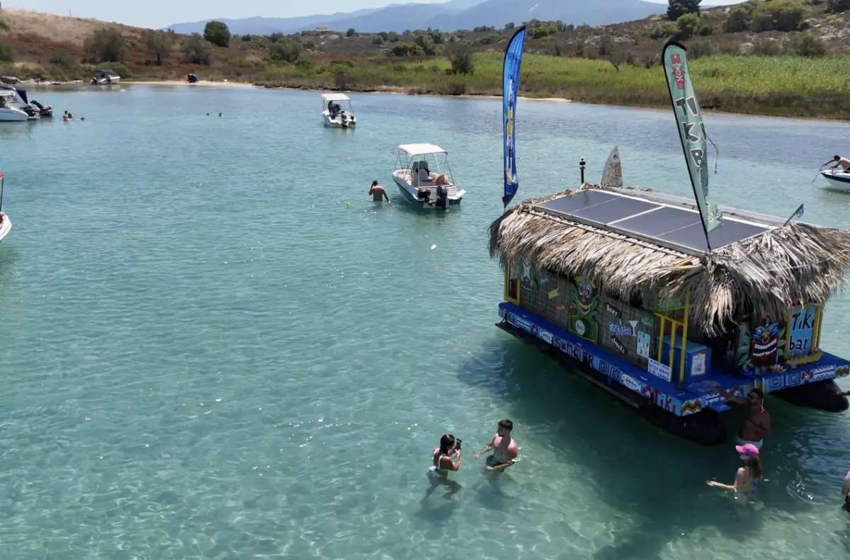 Tiki Bar Вурвуру — Пътеводители, Chalkidiki Hub