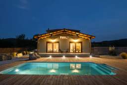 Thespis Villa 2 — 19