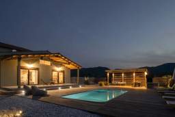 Thespis Villa 2 — 20