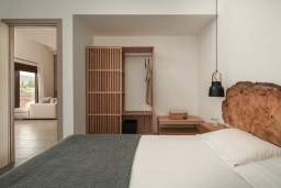 Thespis Villa 2 — 3