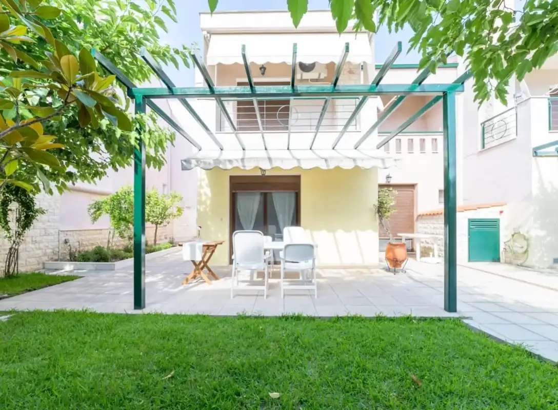 Sai Luxury SeaView, toroni