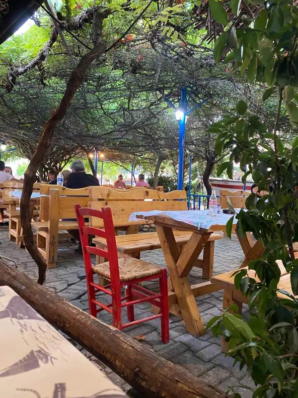 Таверна Барба Йоргос, Sarti — traditional
