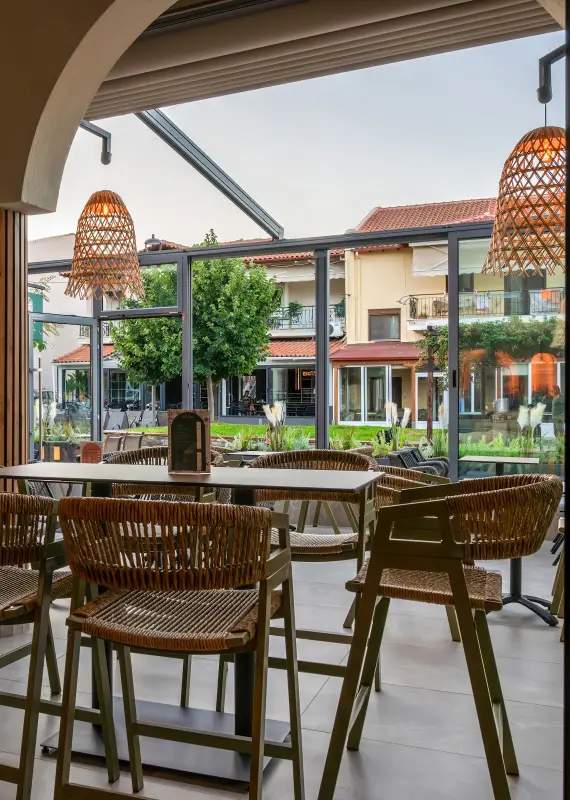 Cafe Bar Manhattan in Sikia, Halkidiki - a cozy place to relax