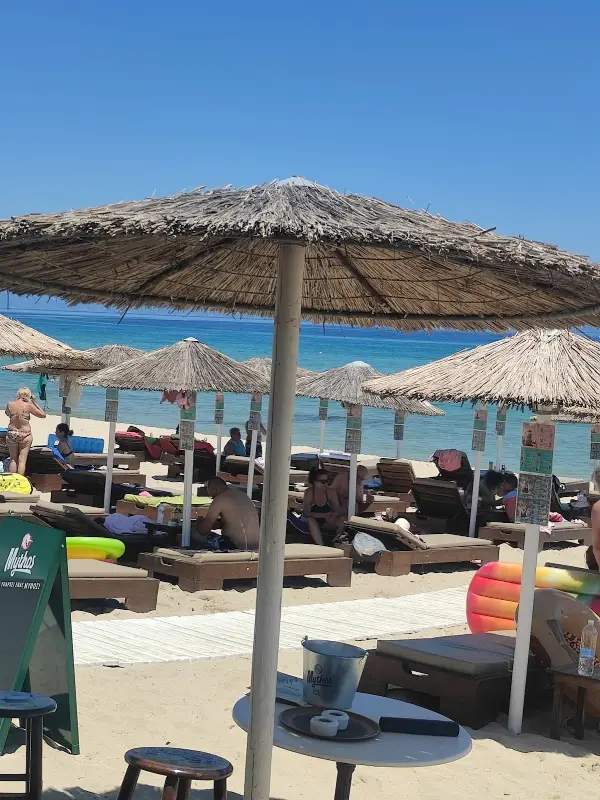 Athos Beachbar, Sarti — bar