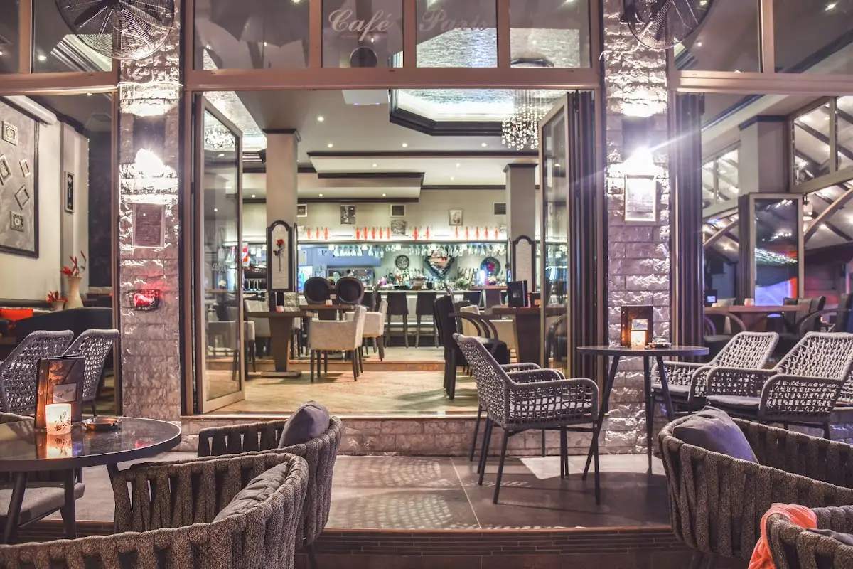 Кафе Париж (Сарти Халкидики), Epar.Od. Nikitis-Sartis, Sithonia — bar