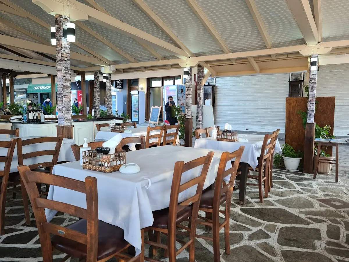 Ресторант Пиргос, Thessalonikis-Poligirou / Rentinas-Ouranoupolis, Halkidiki, Χαλκιδική, Ouranoupolis, Ουρανούπολη — traditional, seafood