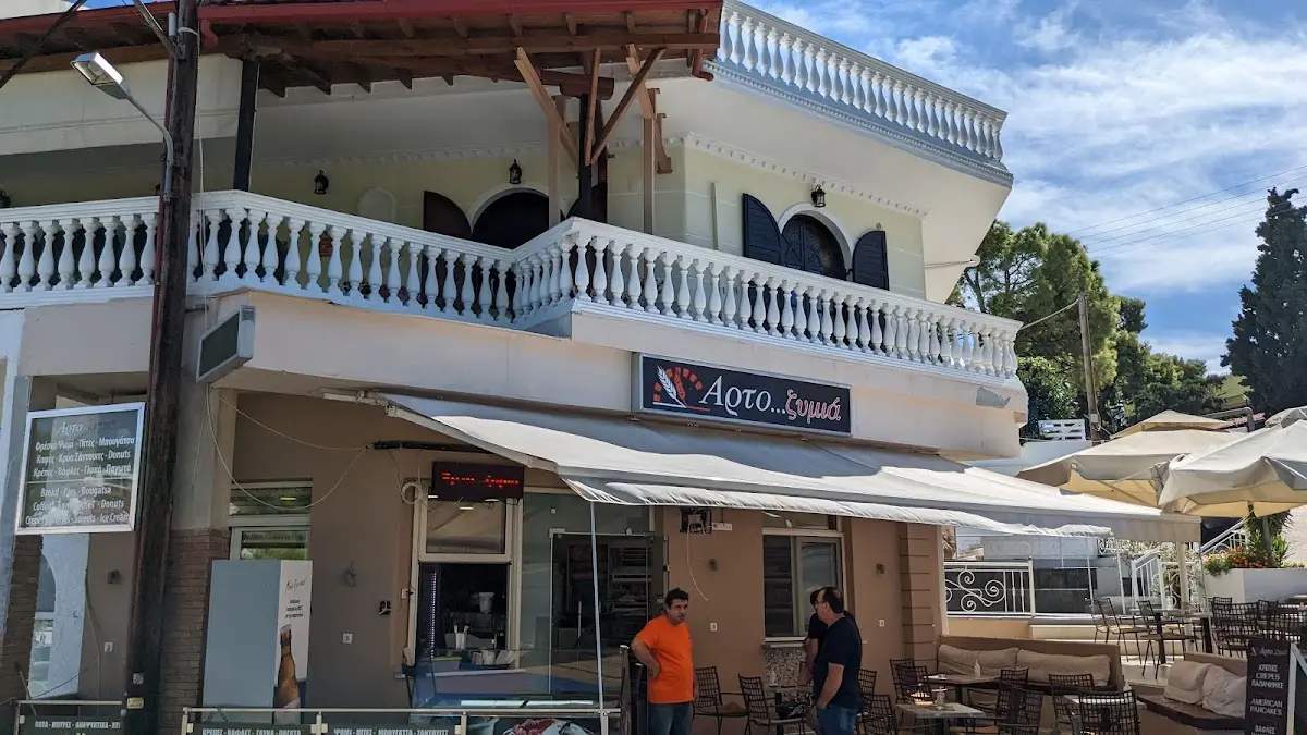 Delicious Greek dishes served at a restaurant in Halkidiki