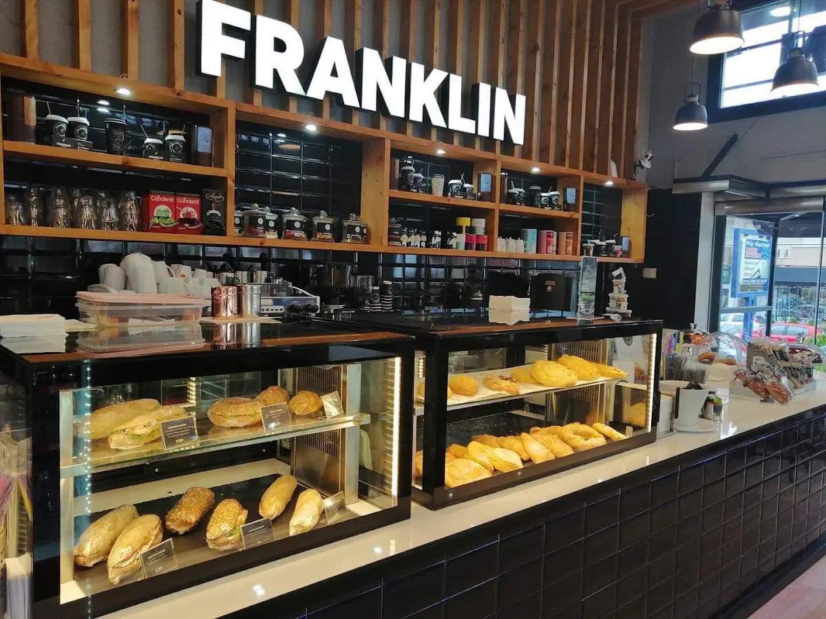 Franklin Coffee House Полигирос, Χαριλάου Τρικούπη, Asklipiou και, Poligiros — cafe, fineDining