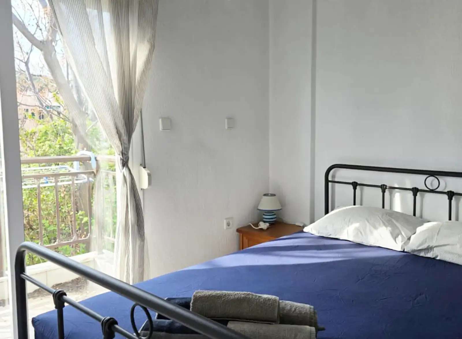 La Casa Blue, toroni
