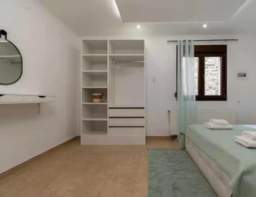 Andrias House 1 — 5
