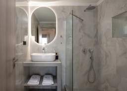 Amira House Ситония — 2