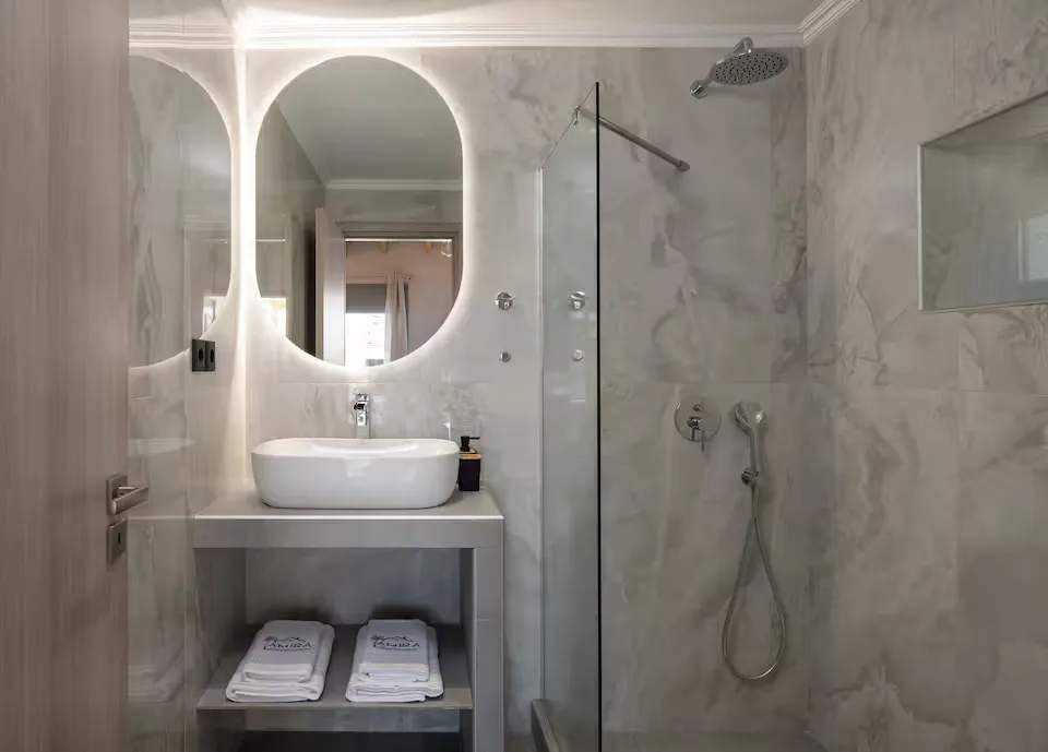 Amira House Ситония